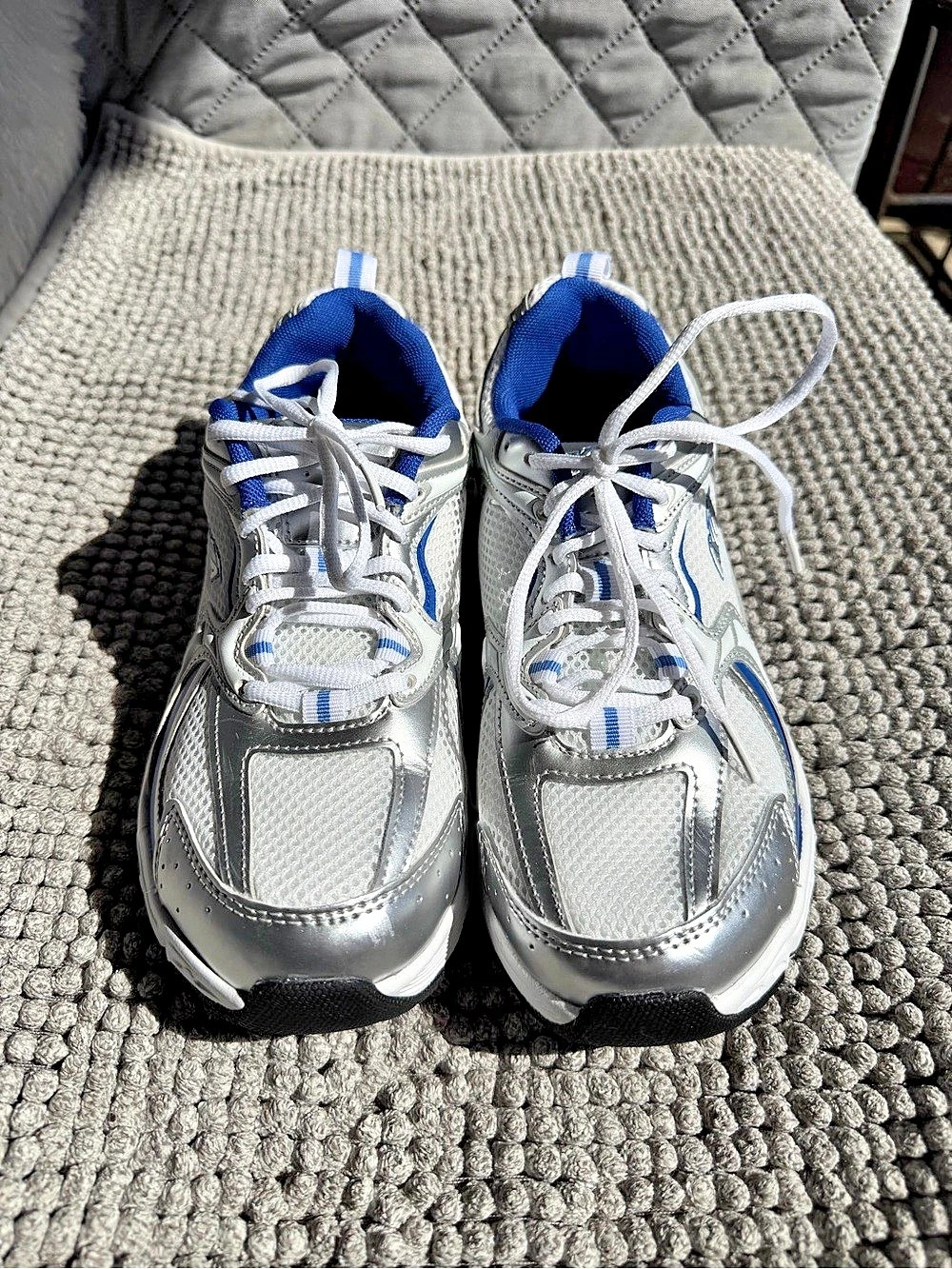 Avia 5000 Performance Sneakers Silver & Blue US 8.5 (fits like an 8)